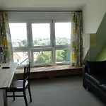 Am Burgberg 3*