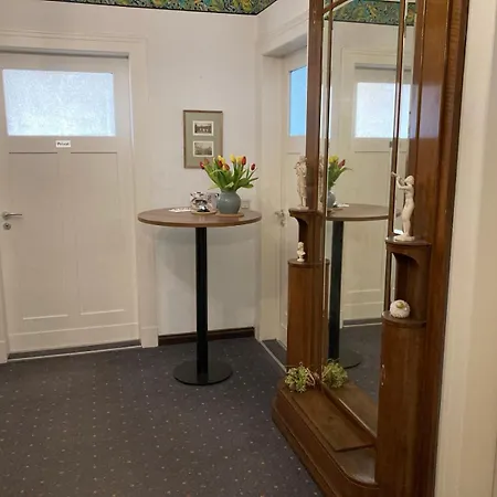 Гостевой дом Am Burgberg 3*