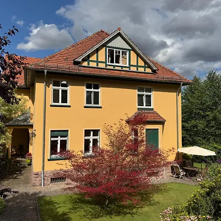 Am Burgberg 3* ヴァルタースハウゼン