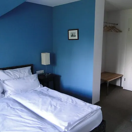 Am Burgberg 3*