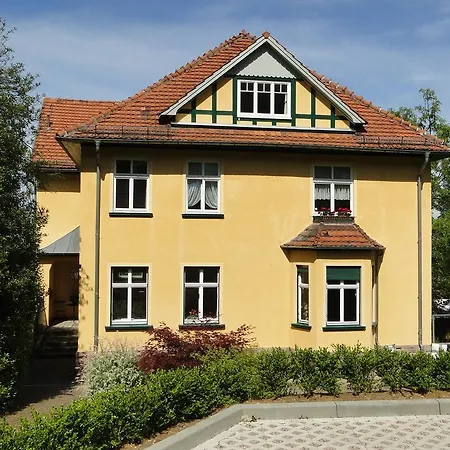 Am Burgberg 3*