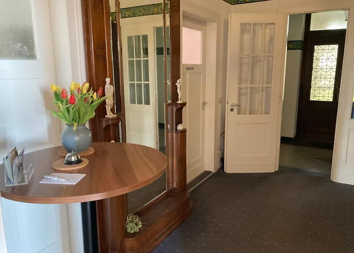 ゲストハウス Am Burgberg ヴァルタースハウゼン