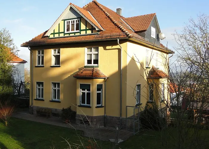 ゲストハウス Am Burgberg 3*